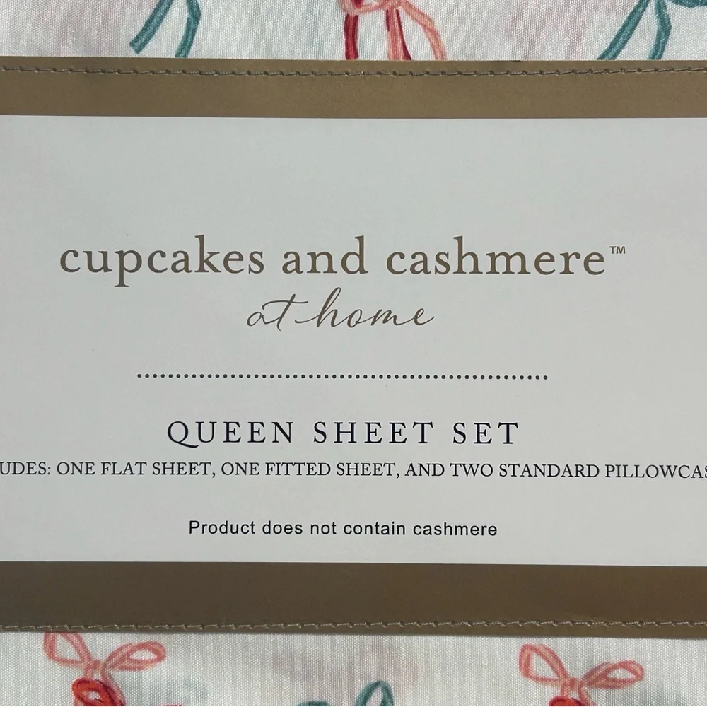CUPCAKES AND CASHMERE Red And Green Striped Bows 4 Piece Queen Sheet Set